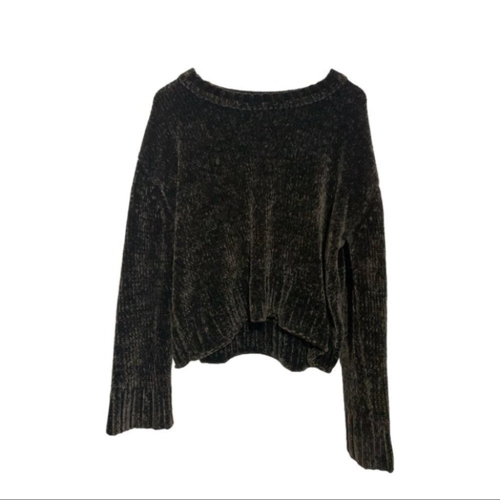 3/$30 𝅺Super soft Army green cropped sweater